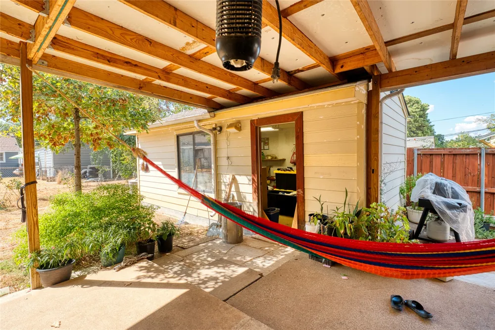 813 Iowa Street Irving, TX 75060