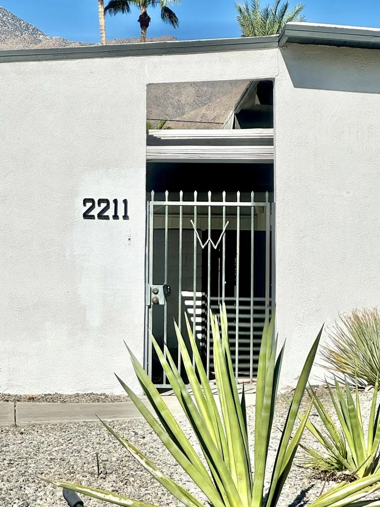 2211 Starr Road Palm Springs, CA 92262