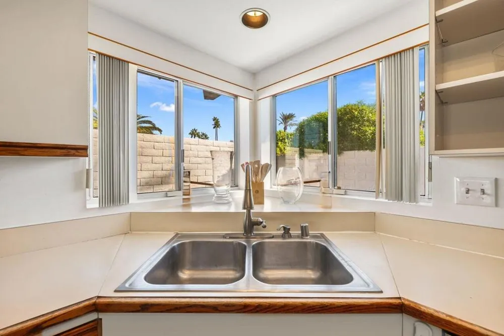 2211 Starr Road Palm Springs, CA 92262