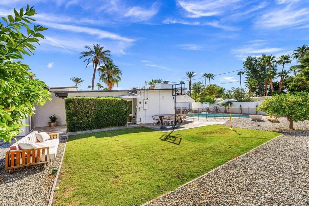 2211 Starr Road Palm Springs, CA 92262