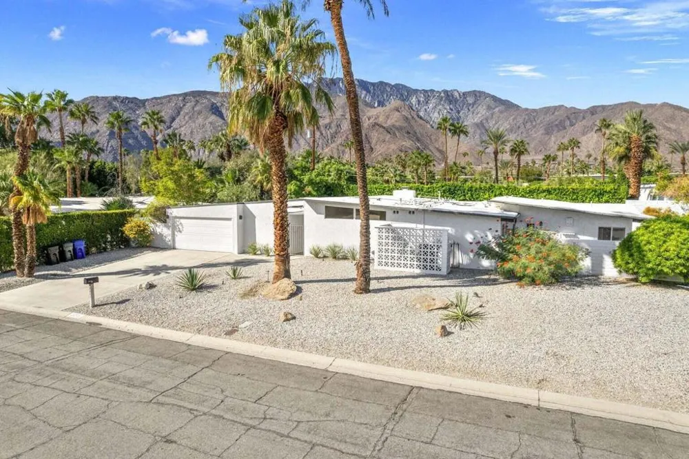 2211 Starr Road Palm Springs, CA 92262