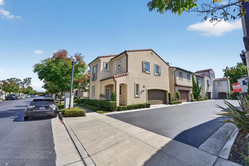 1206 Dahlia Loop San Jose, CA 95126