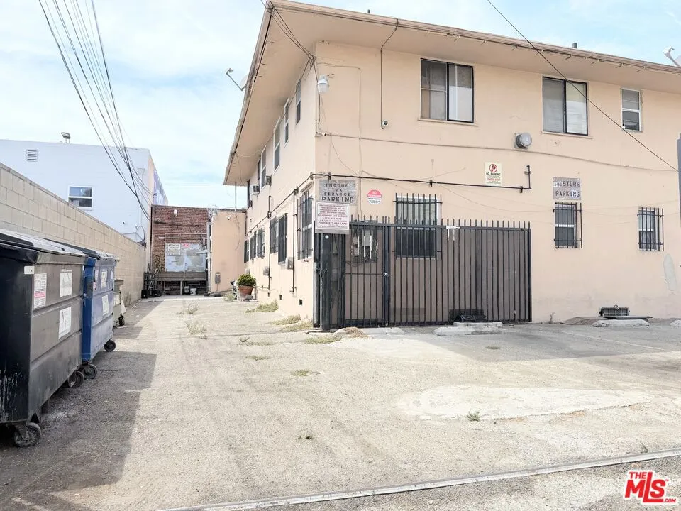 904 Western Avenue Los Angeles, CA 90029