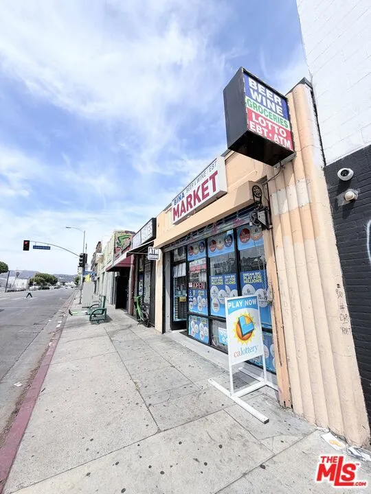 904 Western Avenue Los Angeles, CA 90029