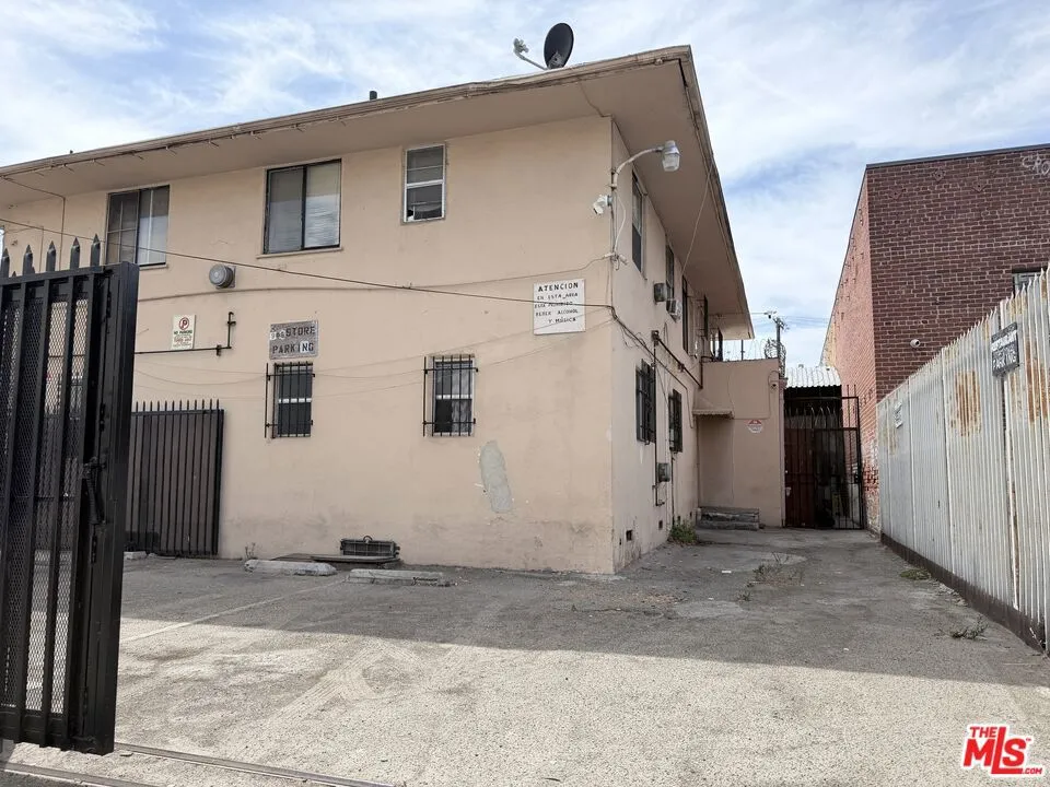 904 Western Avenue Los Angeles, CA 90029