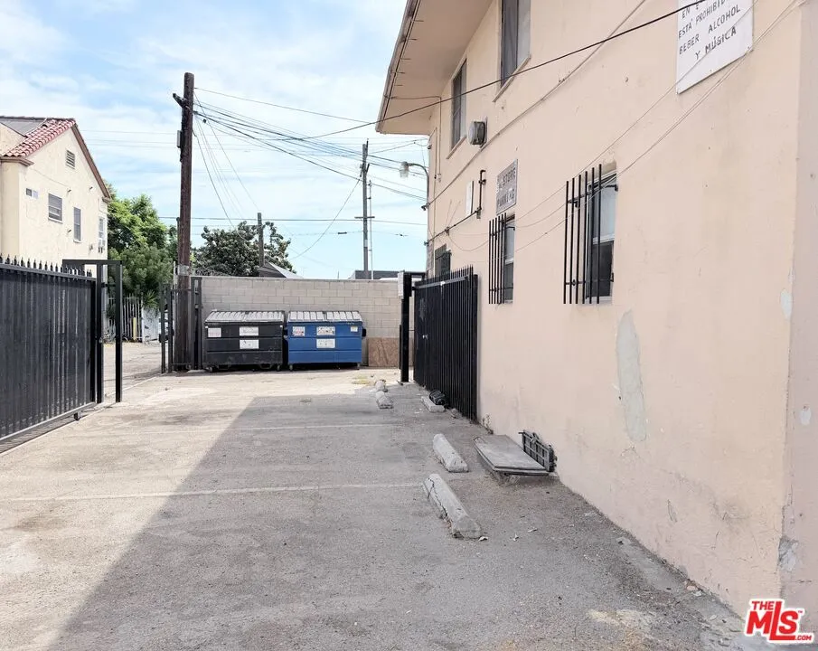 904 Western Avenue Los Angeles, CA 90029