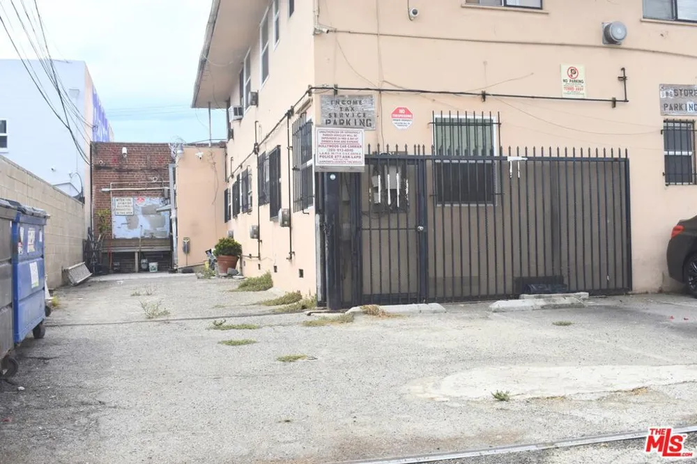 904 Western Avenue Los Angeles, CA 90029