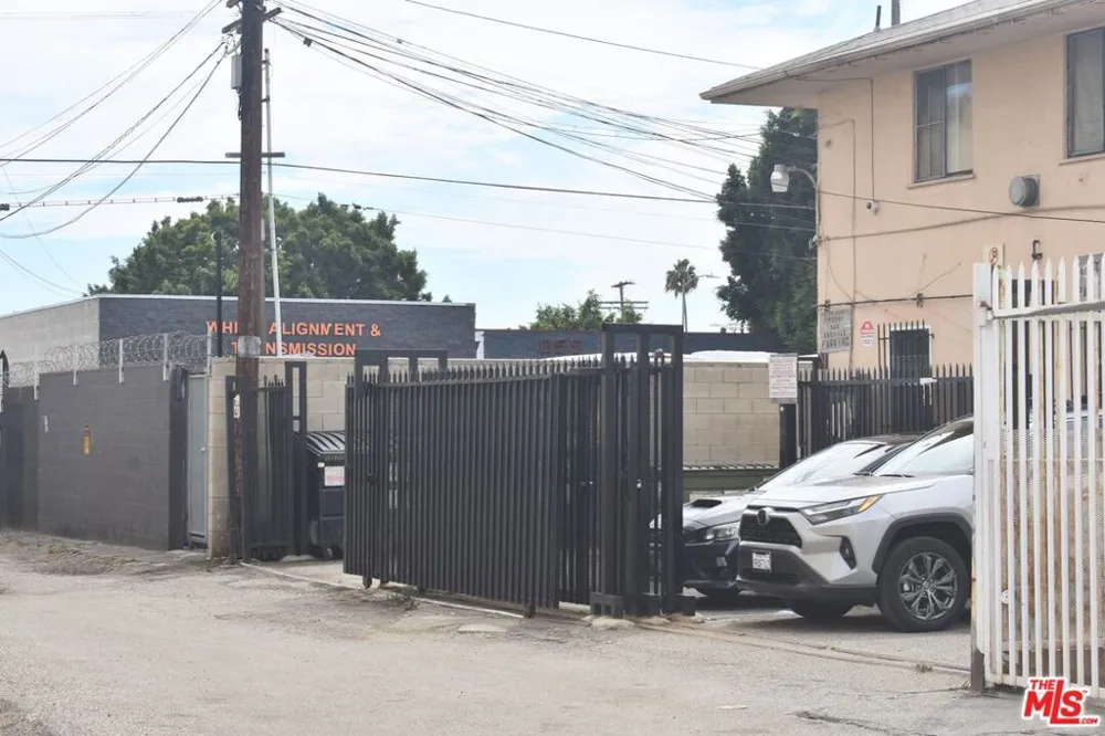 904 Western Avenue Los Angeles, CA 90029