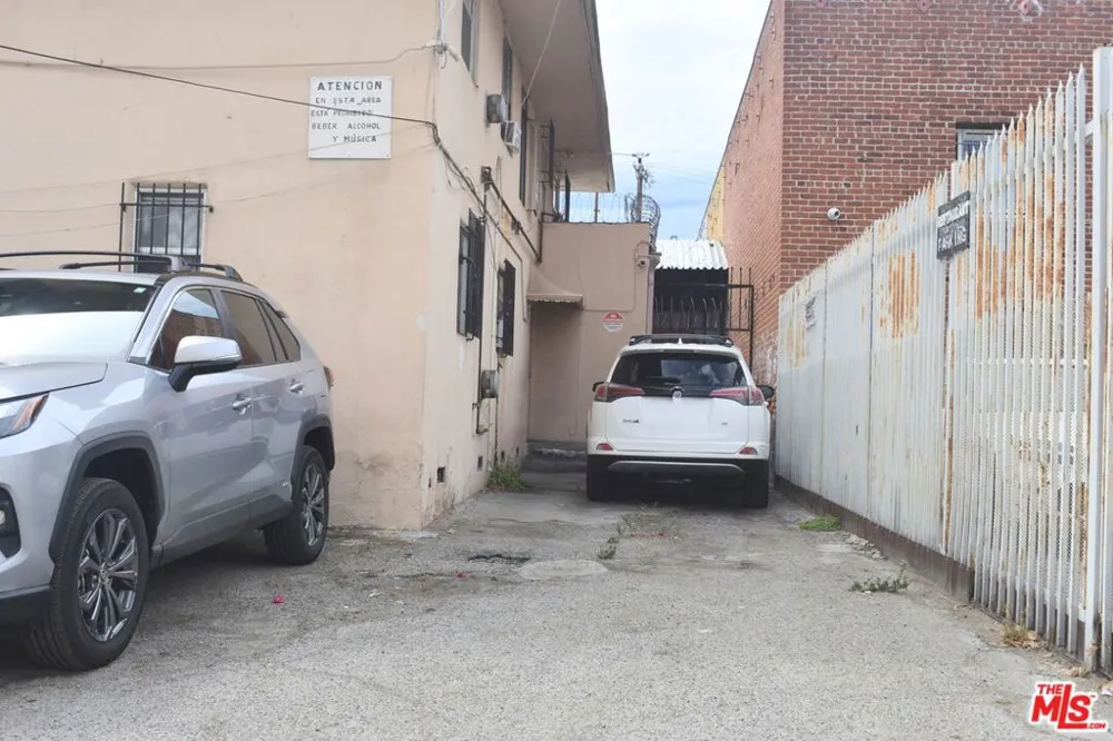 904 Western Avenue Los Angeles, CA 90029