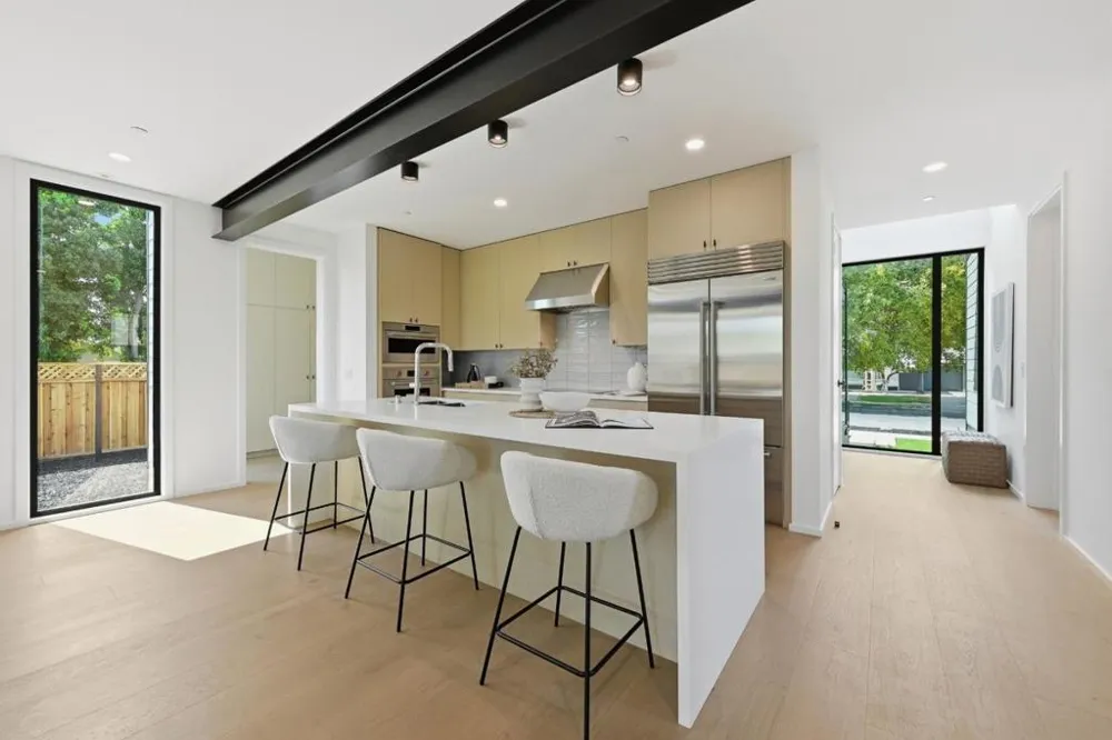 2076 Coastland Avenue San Jose, CA 95125