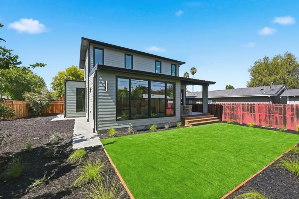 2076 Coastland Avenue San Jose, CA 95125