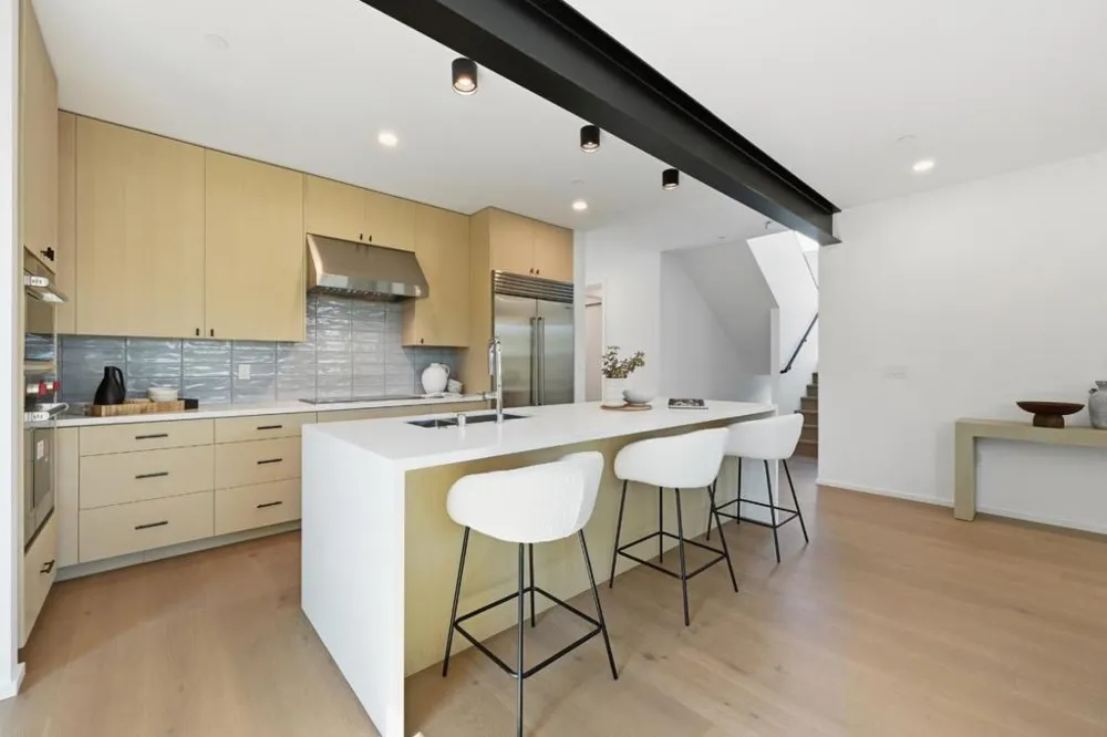 2076 Coastland Avenue San Jose, CA 95125