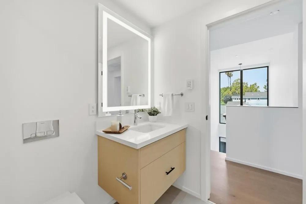 2076 Coastland Avenue San Jose, CA 95125