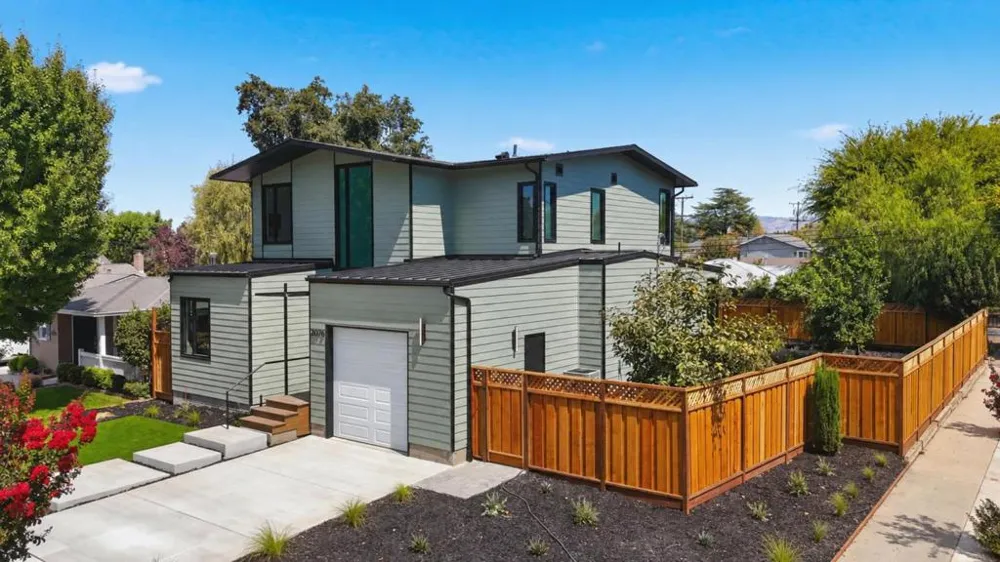 2076 Coastland Avenue San Jose, CA 95125