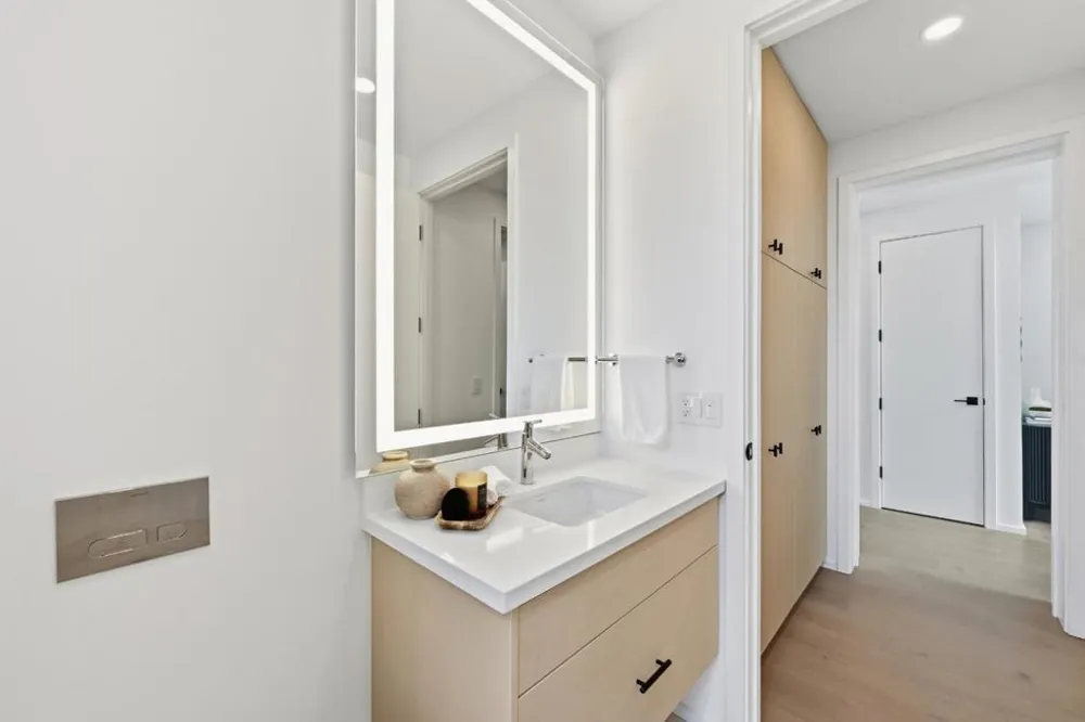 2076 Coastland Avenue San Jose, CA 95125