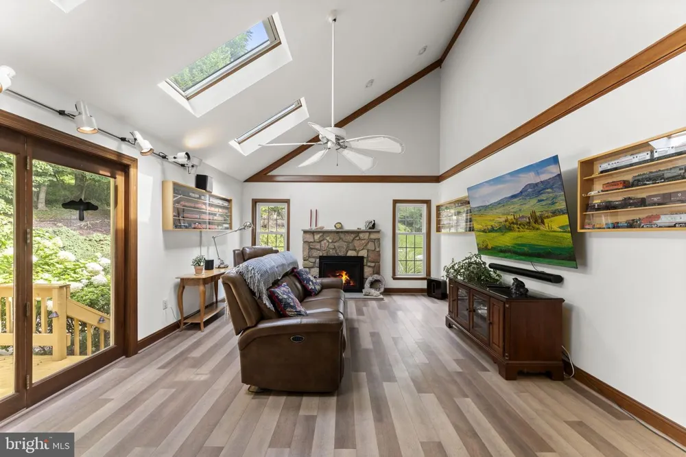 120 SUMMIT DRIVE Phoenixville, PA 19460