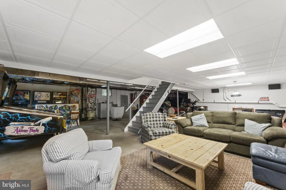 120 SUMMIT DRIVE Phoenixville, PA 19460