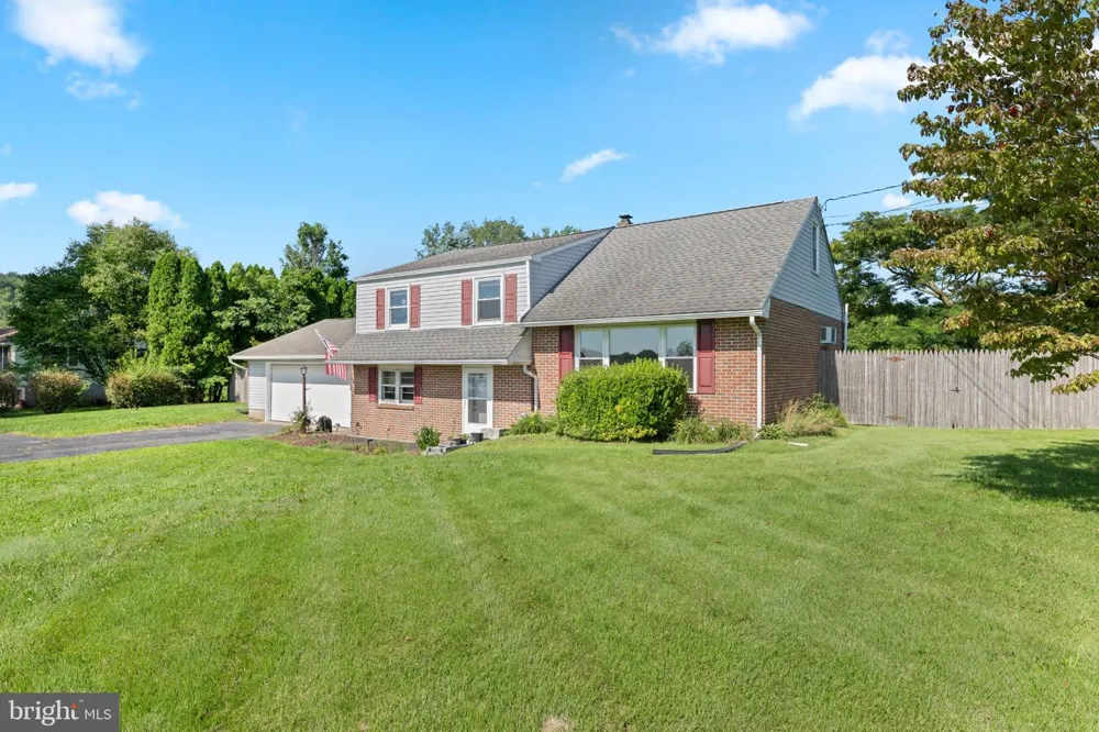 29 DAIRY LANE Barto, PA 19504