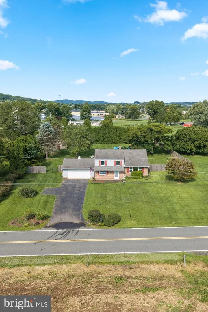 29 DAIRY LANE Barto, PA 19504