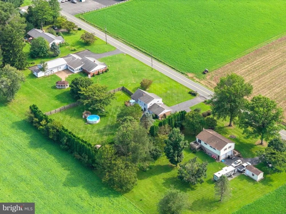 29 DAIRY LANE Barto, PA 19504