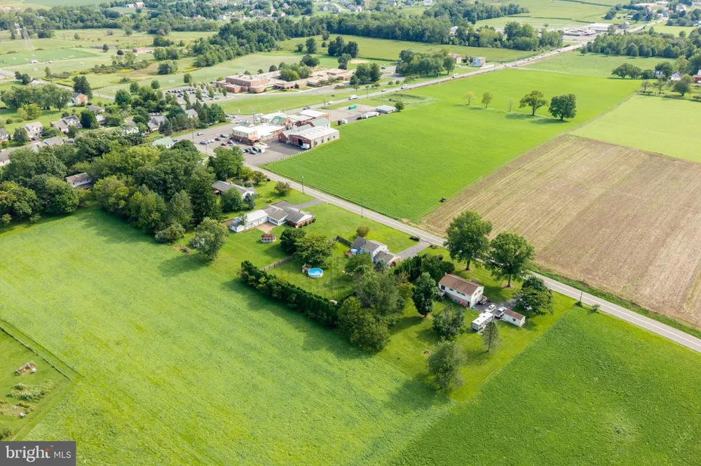 29 DAIRY LANE Barto, PA 19504