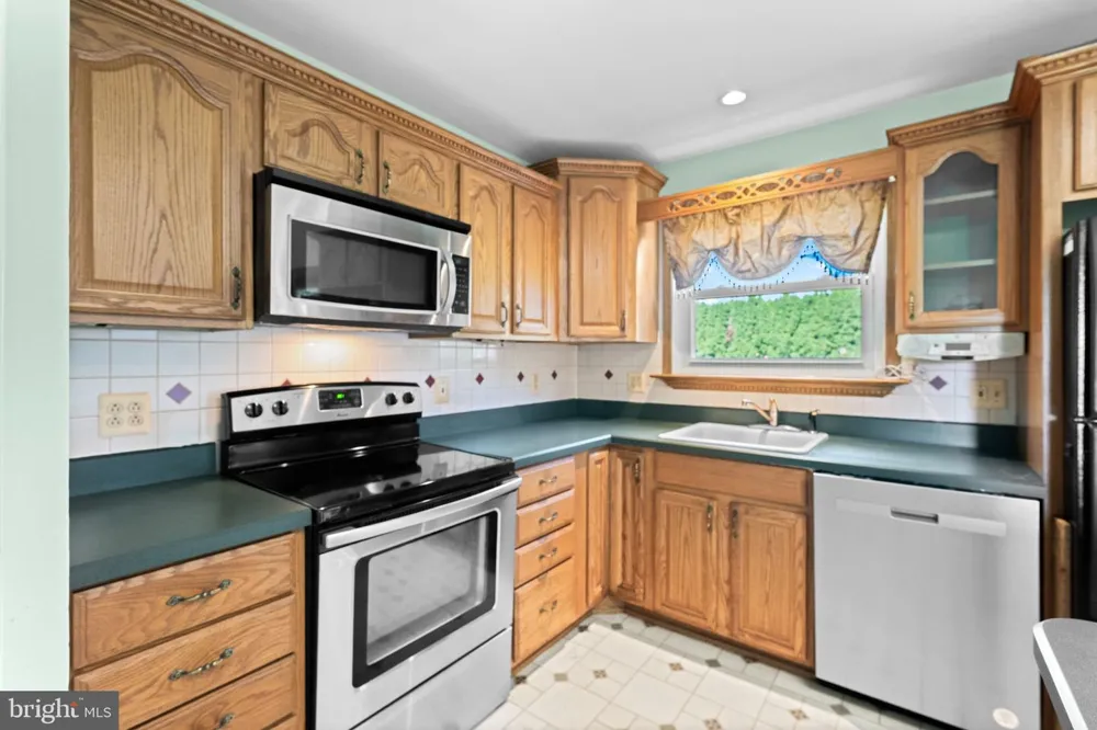 29 DAIRY LANE Barto, PA 19504