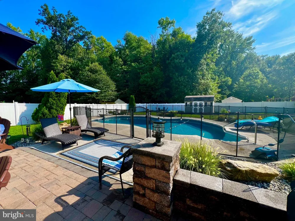 414 ARNOLD DRIVE Florence, NJ 08518