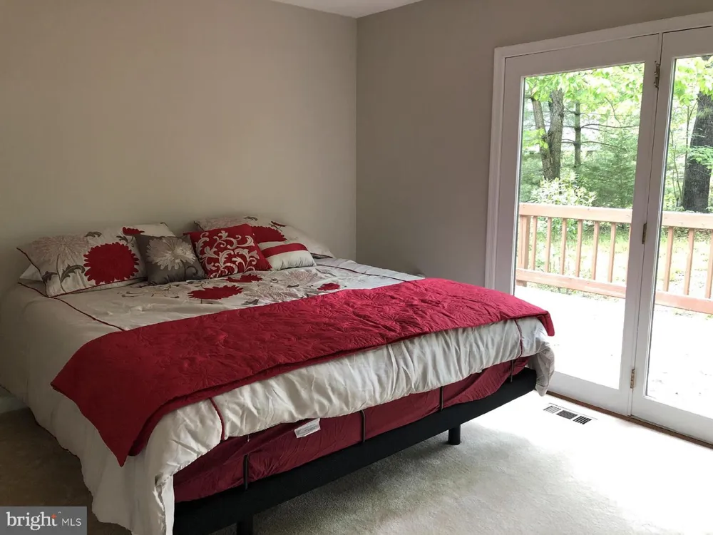206 FAIRWAY CIRCLE Cross Junction, VA 22625