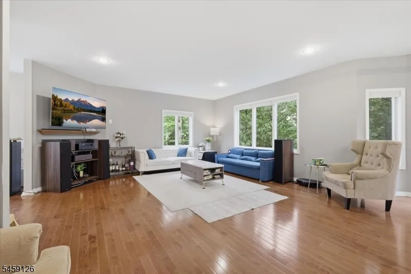 18 Puddingstone Rd Parsippany-Troy Hills, NJ 07950