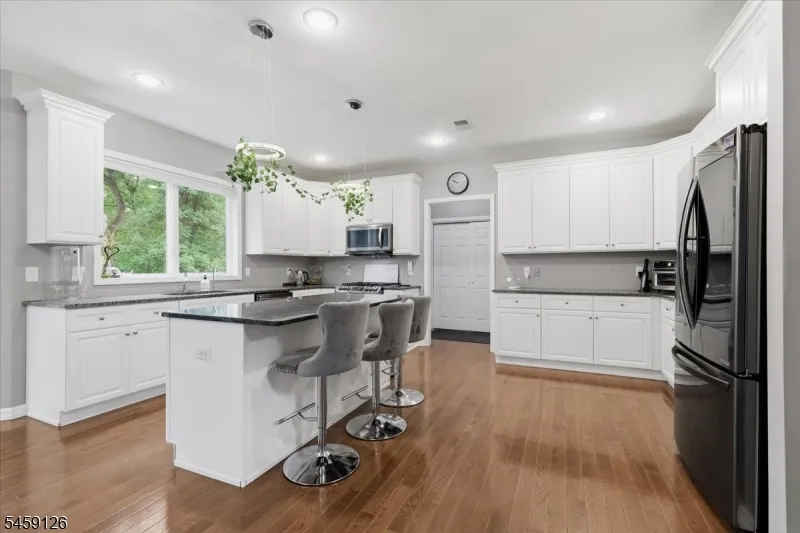 18 Puddingstone Rd Parsippany-Troy Hills, NJ 07950