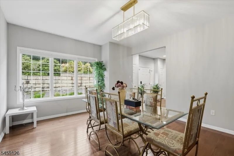 18 Puddingstone Rd Parsippany-Troy Hills, NJ 07950