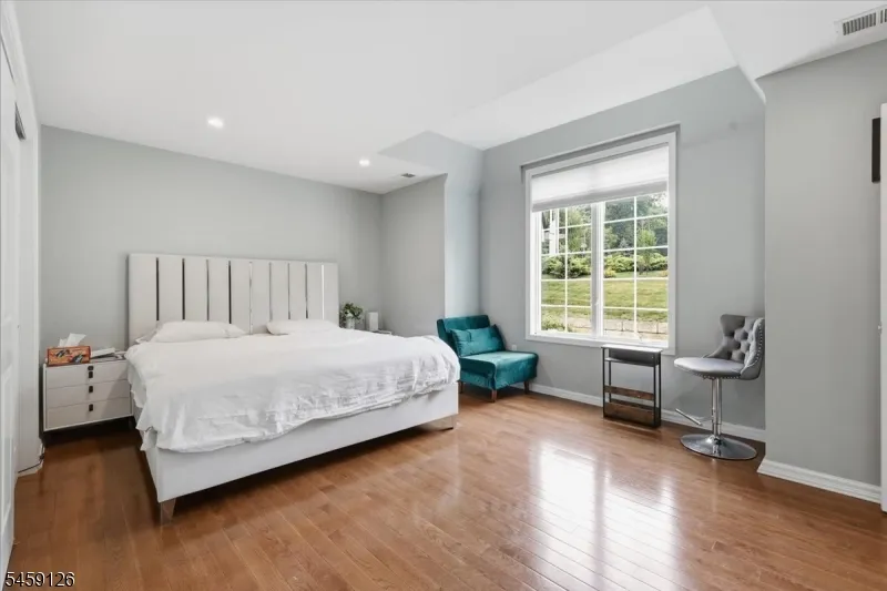 18 Puddingstone Rd Parsippany-Troy Hills, NJ 07950