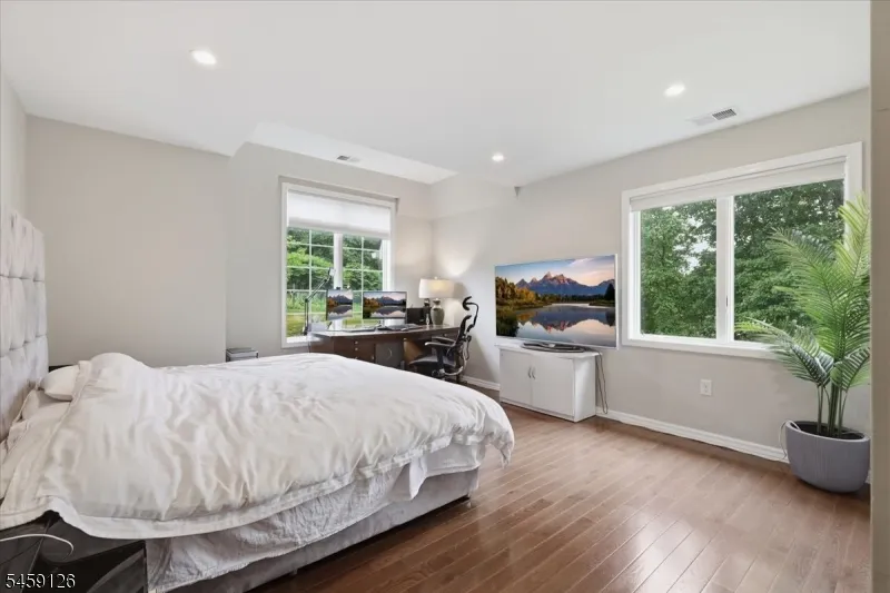 18 Puddingstone Rd Parsippany-Troy Hills, NJ 07950
