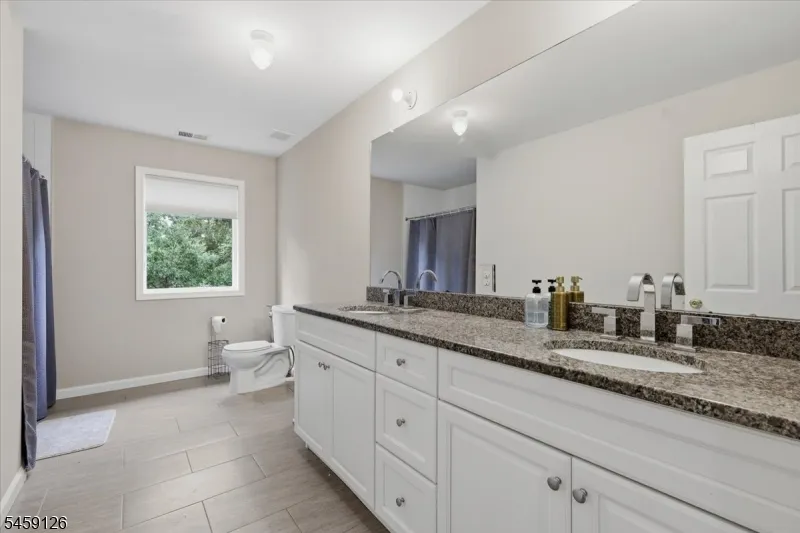 18 Puddingstone Rd Parsippany-Troy Hills, NJ 07950
