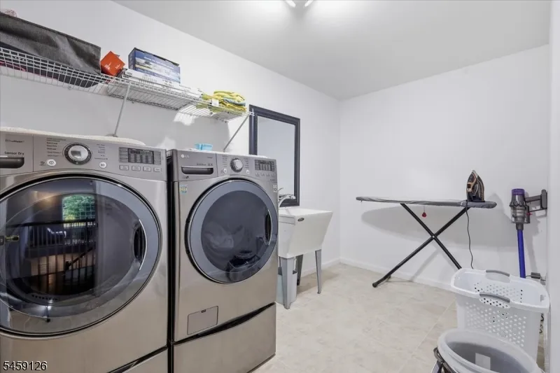 18 Puddingstone Rd Parsippany-Troy Hills, NJ 07950