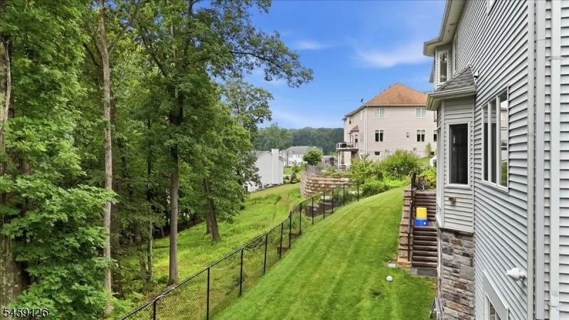 18 Puddingstone Rd Parsippany-Troy Hills, NJ 07950