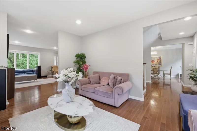 18 Puddingstone Rd Parsippany-Troy Hills, NJ 07950