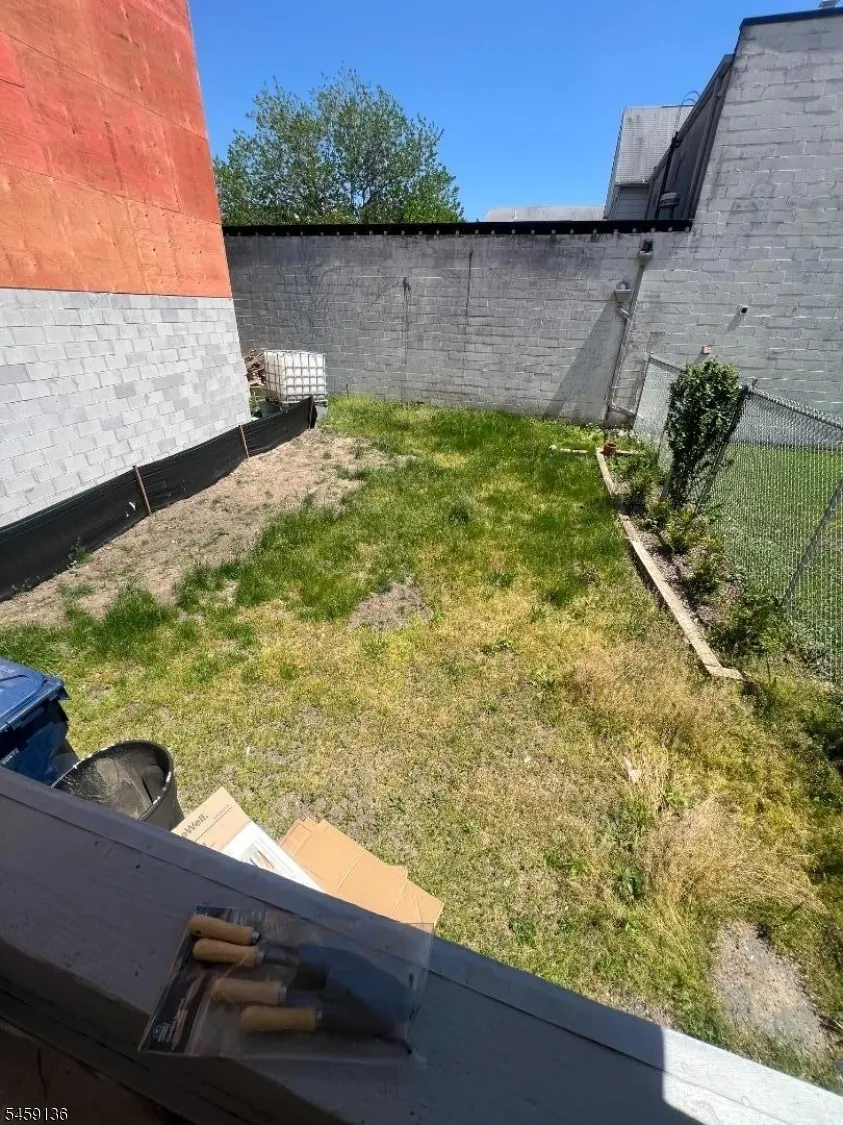 52 S State St Hackensack City, NJ 07601