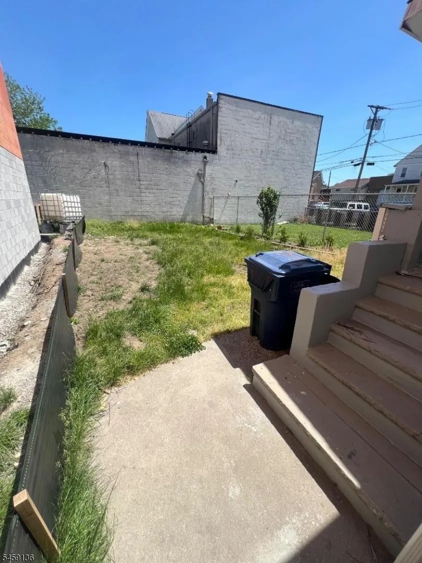 52 S State St Hackensack City, NJ 07601
