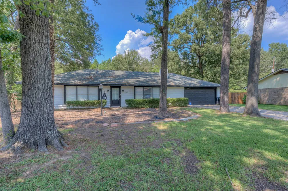 101 Elmview Lane Haughton, LA 71037