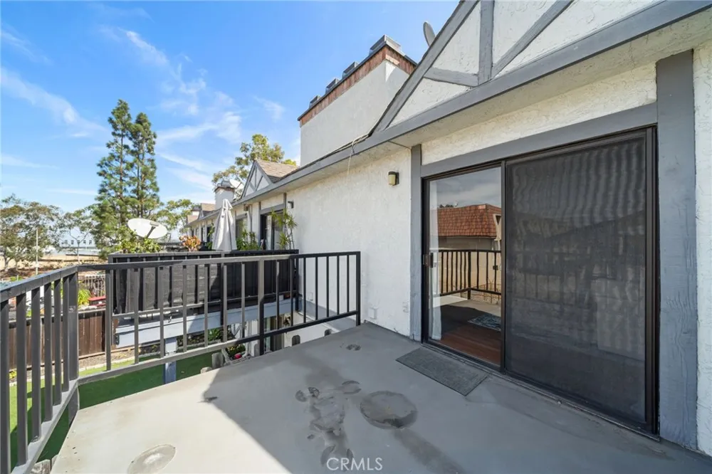 2599 Walnut Avenue #209 Signal Hill, CA 90755
