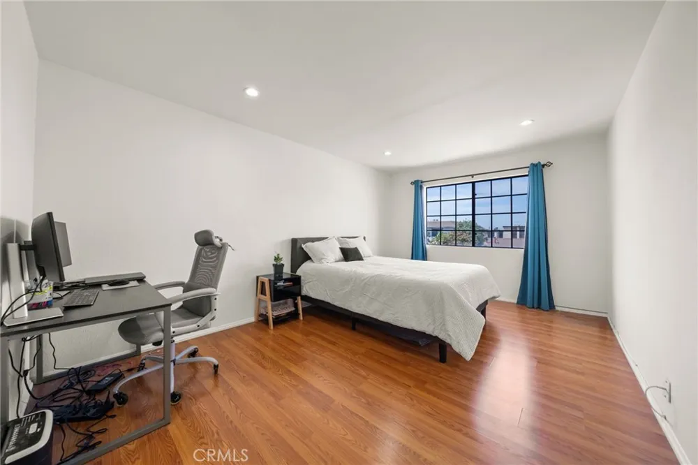 2599 Walnut Avenue #209 Signal Hill, CA 90755
