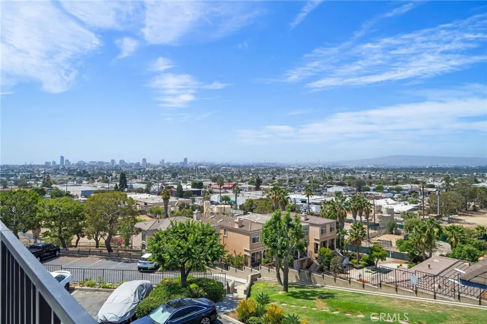 2599 Walnut Avenue #209 Signal Hill, CA 90755