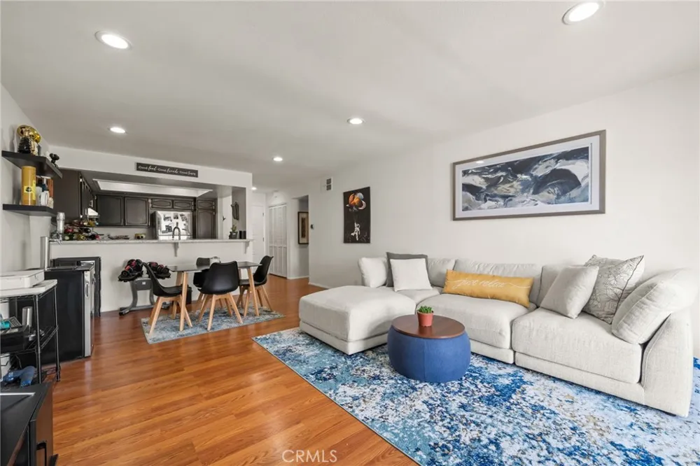 2599 Walnut Avenue #209 Signal Hill, CA 90755