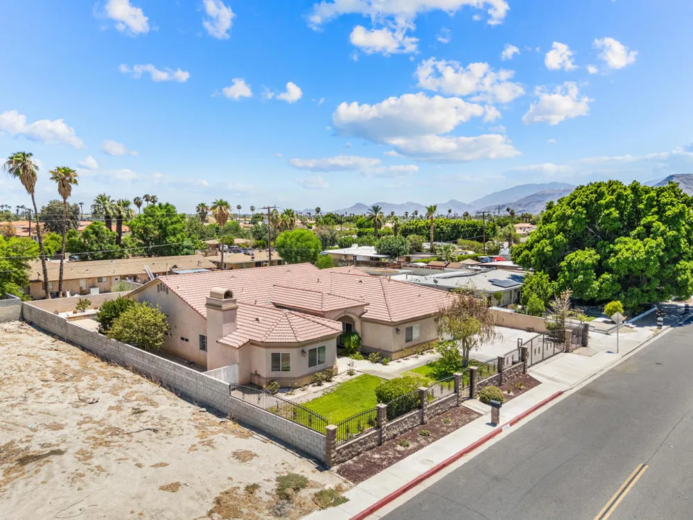 32100 Whispering Palms Trail Cathedral City, CA 92234
