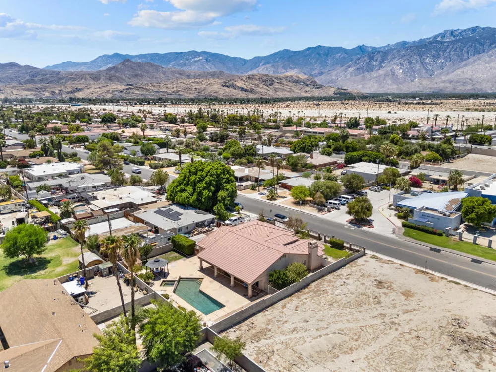 32100 Whispering Palms Trail Cathedral City, CA 92234