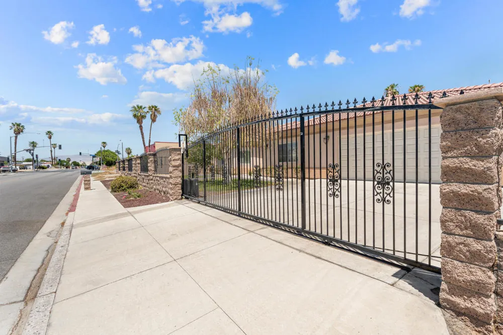 32100 Whispering Palms Trail Cathedral City, CA 92234