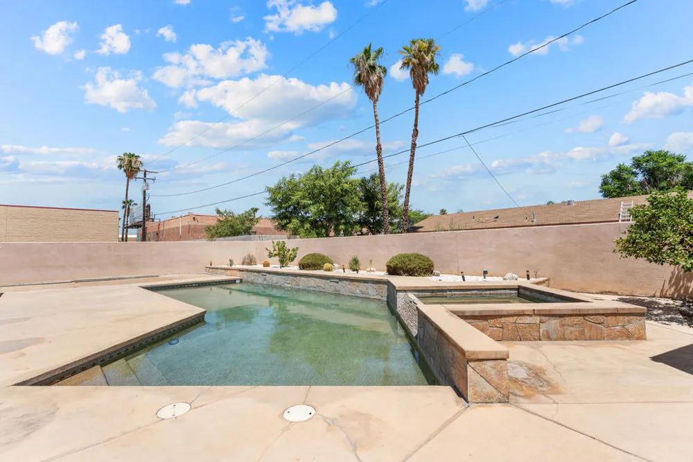 32100 Whispering Palms Trail Cathedral City, CA 92234