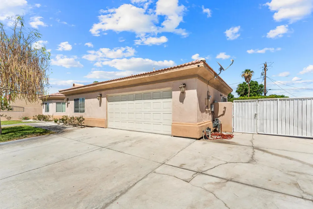 32100 Whispering Palms Trail Cathedral City, CA 92234