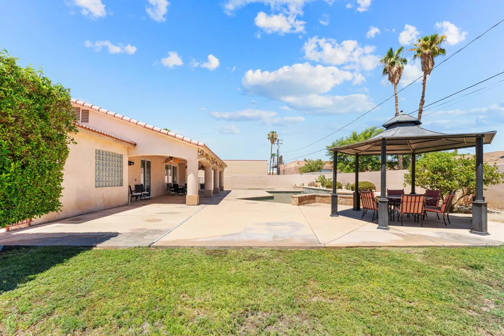 32100 Whispering Palms Trail Cathedral City, CA 92234